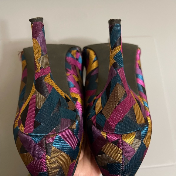 Rocket Dog Multi-Color Pumps - Picture 4 of 10